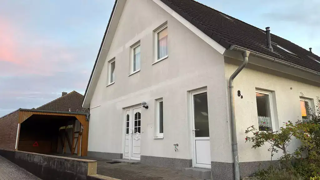 Neuwertige Doppelhaushälfte in der schönen Gartenstadt - Bild